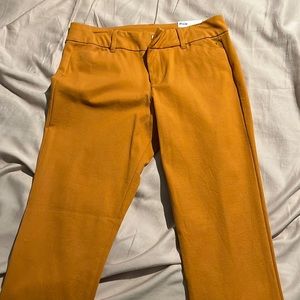 Super cute Old Navy pixie pants size 2, never been worn, new with tags